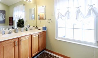 1136 Stewarton, Cincinnati, OH 45102