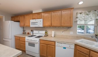171 Leisure Park Cir, Santa Rosa, CA 95401