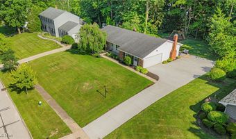 300 Chatham Dr, Aurora, OH 44202