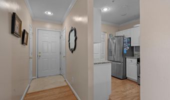 20322 BEECHWOOD Ter 202, Ashburn, VA 20147
