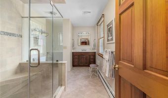 15 Secluded Dr, Narragansett, RI 02882