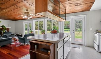 127 Lake Rd, Columbia, CT 06237