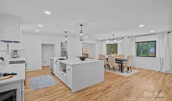 4209 Windwood Cir, Charlotte, NC 28226