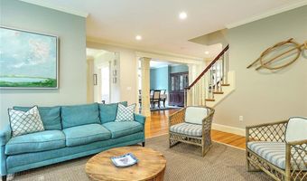 10 Owl Tree Ln, East Greenwich, RI 02818