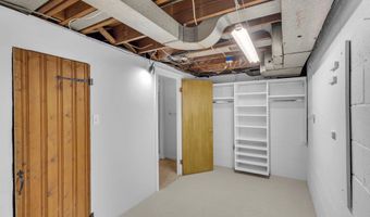 3548 N VALLEY St, Arlington, VA 22207
