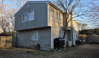 717 Expressway Dr N, Medford, NY 11763