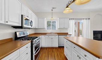 9801 Basha St NW, Albuquerque, NM 87114