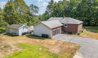 1391 Turner St, Auburn, ME 04210