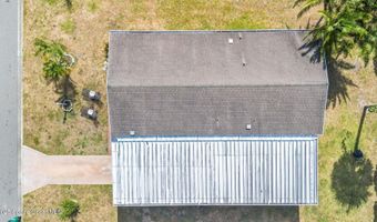 901 Laurel Cir, Barefoot Bay, FL 32976