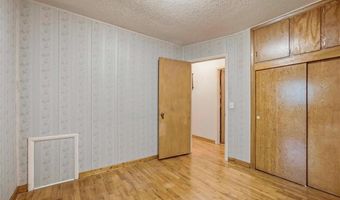818 N Houston St, Adrian, MO 64720