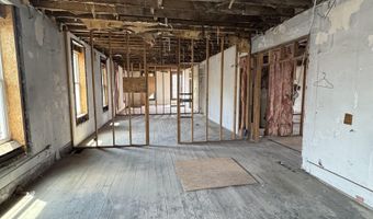 75 S Main St, Andrews, IN 46702