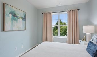 12805 SW NIGHT HERON Ln 102, Beaverton, OR 97007