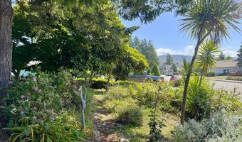 860 JODEE Ln, Brookings, OR 97415
