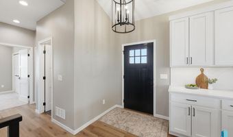 405 N Sunshine Ave, Brandon, SD 57005