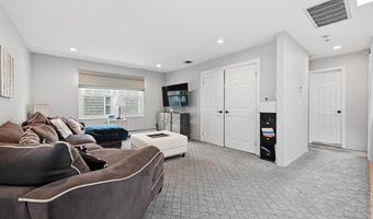 19 Sunset Rd W, Albertson, NY 11507