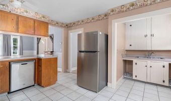 509 School St, North Kingstown, RI 02852