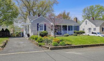 126 9th St, Belford, NJ 07718