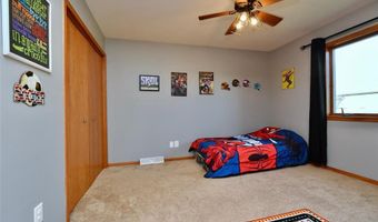 215 Benson Dr, Lewiston, MN 55952