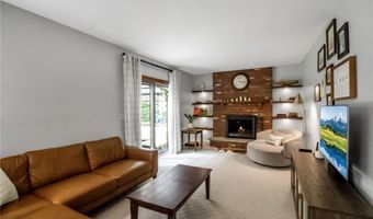 160 Greengage Cir, Amherst, NY 14051