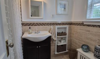306 Deal Lake Dr 40, Asbury Park, NJ 07712