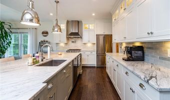 201 Rodman Ln, North Kingstown, RI 02852