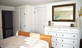 176 Richmond Ave, Amityville, NY 11701