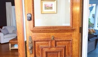 15 McKinley St, Bangor, ME 04401