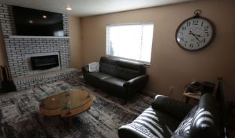 910 MOUNTAIN VIEW Dr, Aztec, NM 87410
