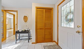 7 Stephens Ct, Clinton, CT 06413