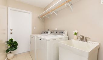 438 Keolu Dr, Kailua, HI 96734