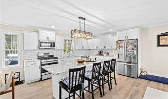 8 Big River Rd, Coventry, RI 02816