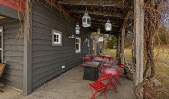8370 Lakeview Rd, Alanson, MI 49706