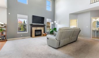 9 Lake Plumleigh Ct, Algonquin, IL 60102