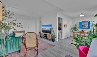 4390 LORCOM Ln 805, Arlington, VA 22207