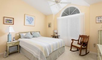 8 Sweet Bay Ln, Amherst, NY 14221
