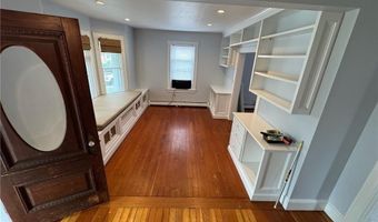 67 Hall Ave, Newport, RI 02840