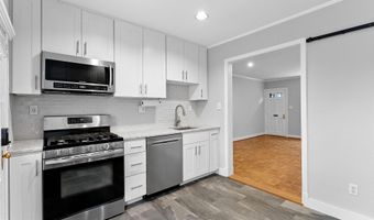 1400 S BARTON St 425, Arlington, VA 22204