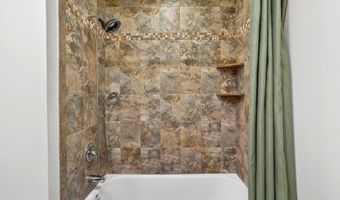 45 White Oak Ln, Aberdeen, NJ 07747