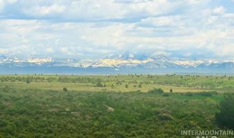 1555 Sadorus Hill Rd, Ashton, ID 83420