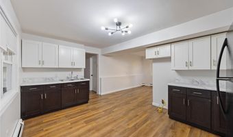 8 Apple Blossom Ct, Airmont, NY 10952