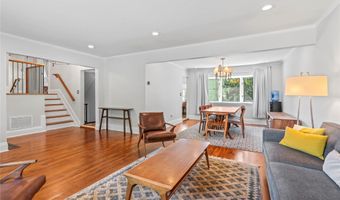 2 Lydia Ct, Albertson, NY 11507