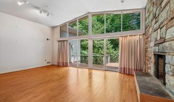 9009 CHARRED OAK Dr, Bethesda, MD 20817