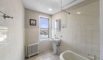 400 Deal Lake Dr 7H, Asbury Park, NJ 07712