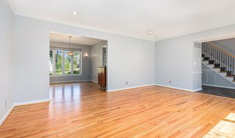 2222 Delaware Dr, Ann Arbor, MI 48103