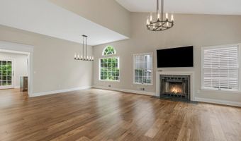 22 Smoke Rise Ln, Bedminster, NJ 07921
