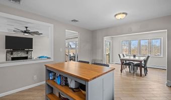 19 S Long St, Johnston, RI 02919