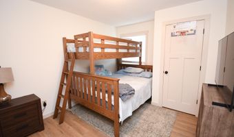 11622 N Venetian Way, Cromwell, IN 46732