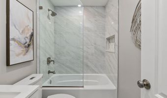 2504 WINDBREAK Dr, Alexandria, VA 22306