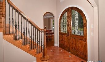 5 Biltmore Ct, Avon, CT 06001