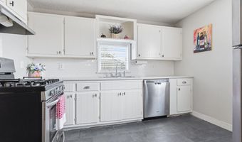 732 4TH St, Alabaster, AL 35007
